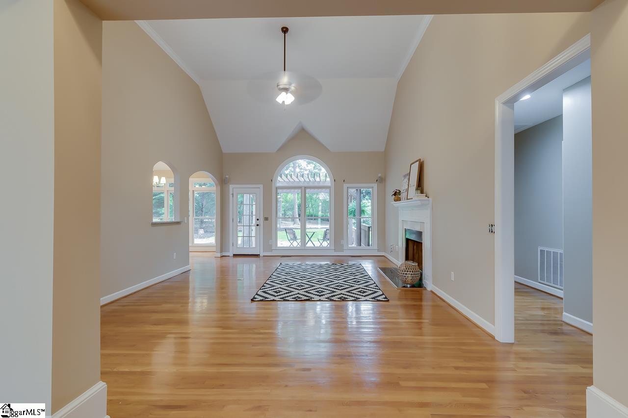 14 Springhaven Court Simpsonville, SC 29681 - Photo 5 of 36 Gallery Image 5