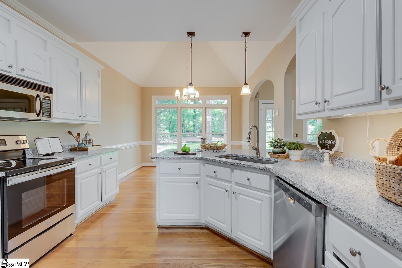 14 Springhaven Court Simpsonville, SC 29681 - Photo 10 of 36 Gallery Image 10