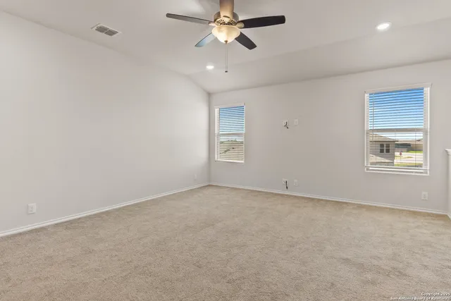 $2,585 | 6822 Titan Park, Converse, TX 78109