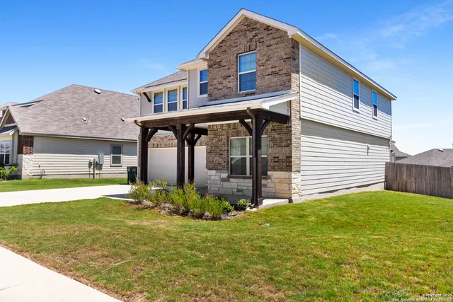 $2,585 | 6822 Titan Park, Converse, TX 78109