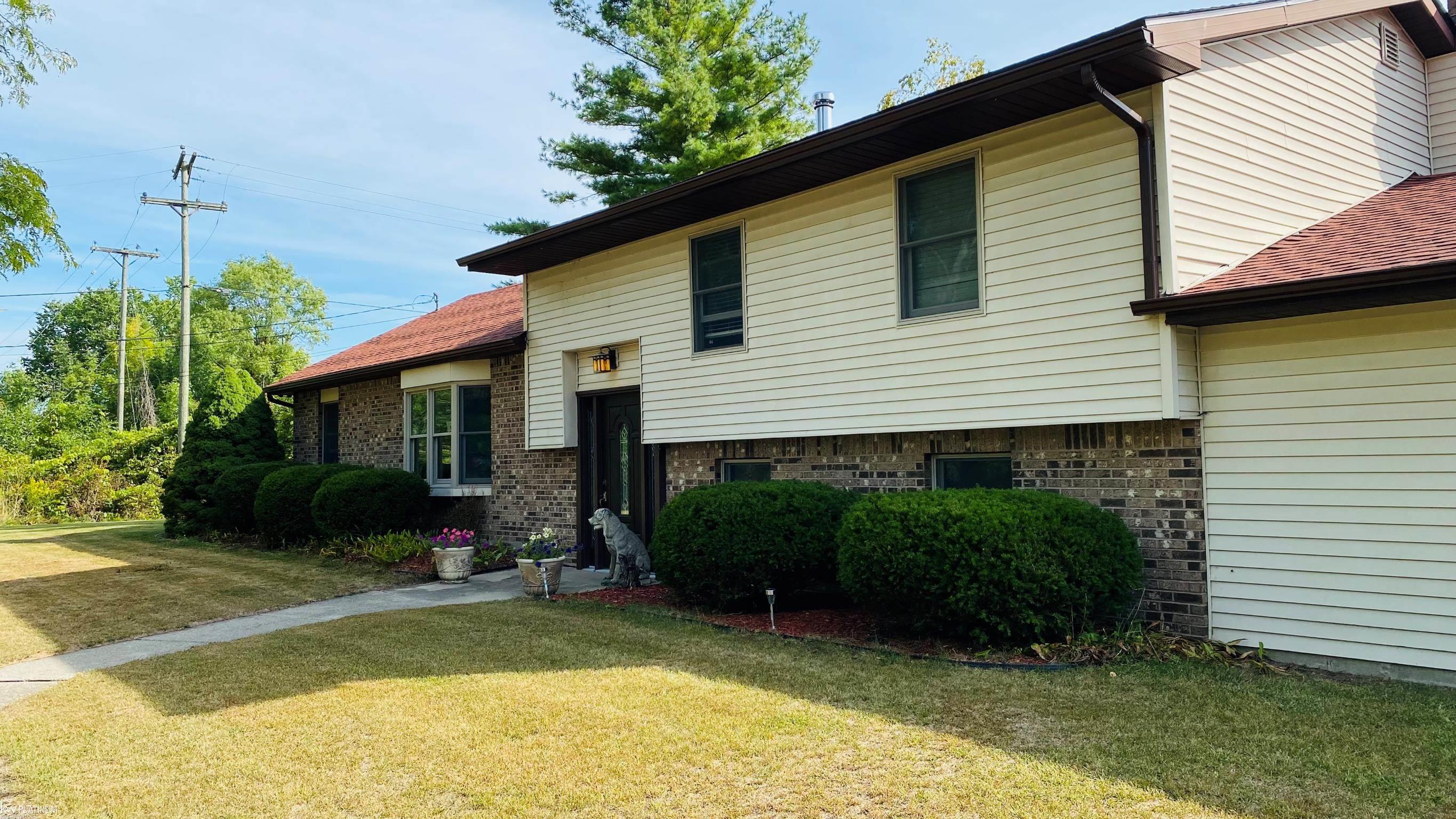 4974 Wildcat Road North Street, MI 48049 - Photo 5 of 55