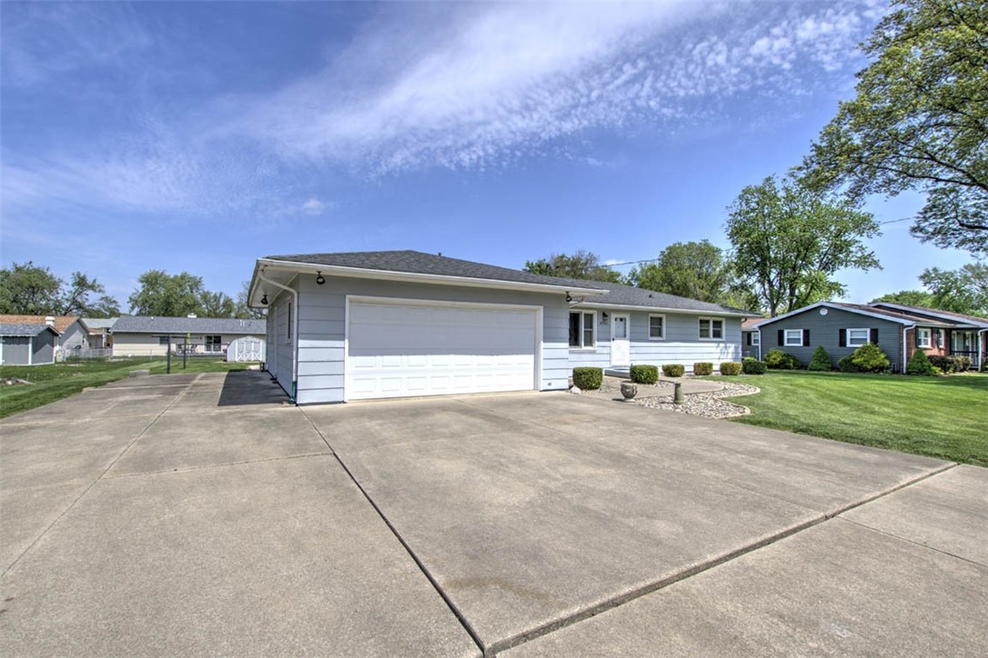 4732 Hayden Drive Decatur, IL 62521 - Photo 5 of 25 Gallery Image 5