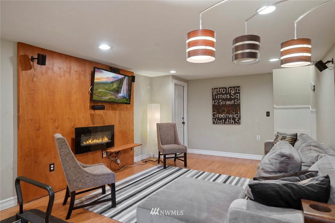17910 Circle Drive Bothell, WA 98011 - Photo 17 of 26 Gallery Image 17