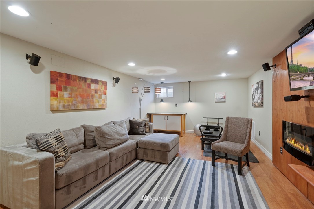 17910 Circle Drive Bothell, WA 98011 - Photo 18 of 26 Gallery Image 18