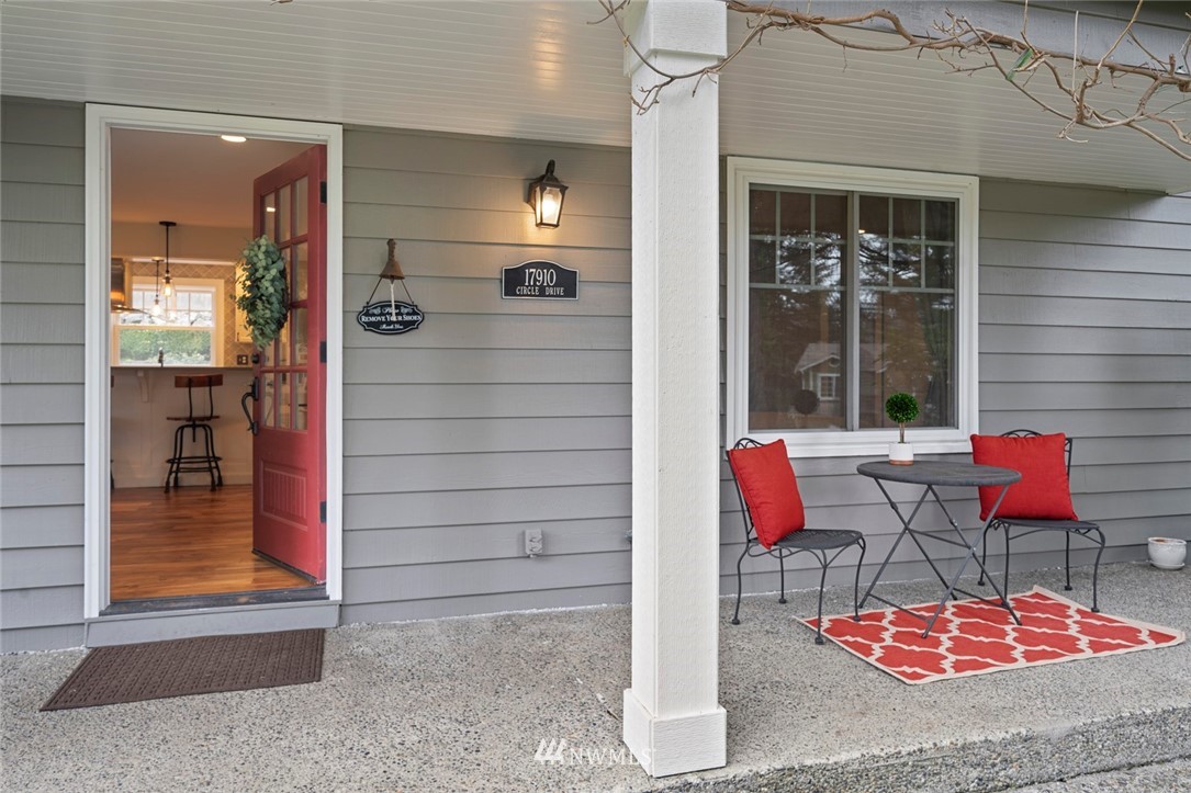 17910 Circle Drive Bothell, WA 98011 - Photo 3 of 26 Gallery Image 3