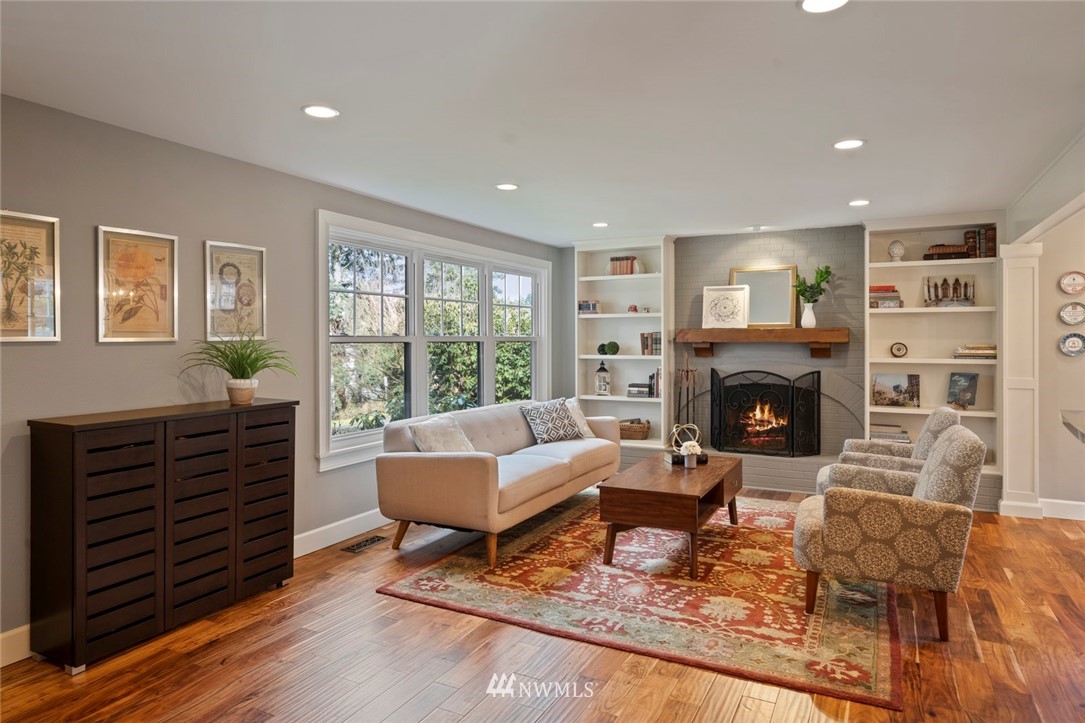 17910 Circle Drive Bothell, WA 98011 - Photo 4 of 26 Gallery Image 4