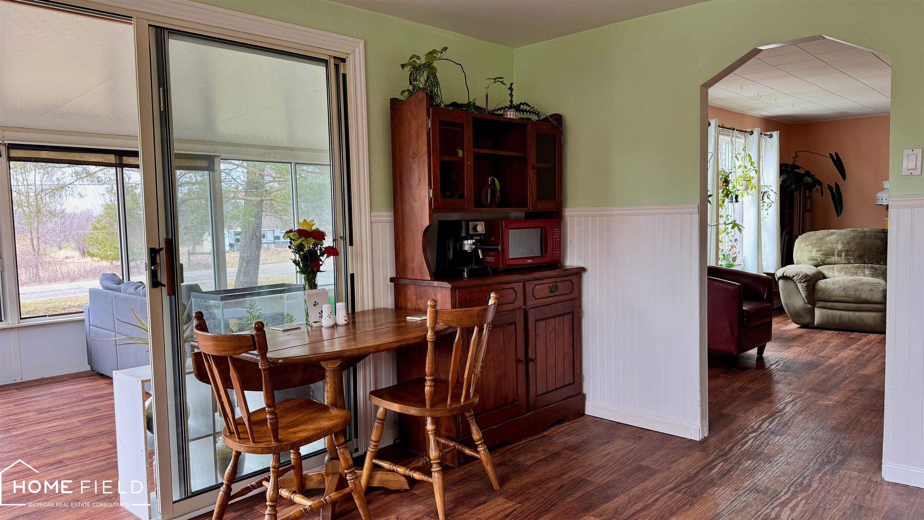 1395 Aiken Road Owosso, MI 48867 - Photo 6 of 34