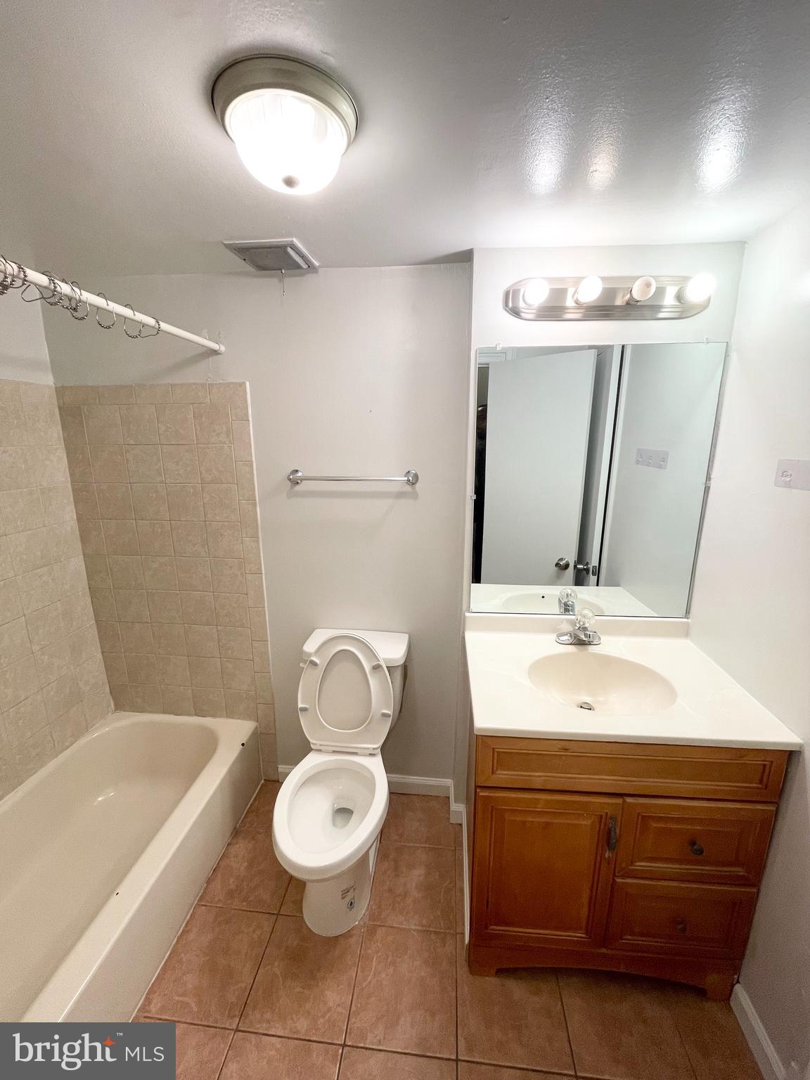 1957 Addison Road South District Heights, MD 20747 - Photo 8 of 9