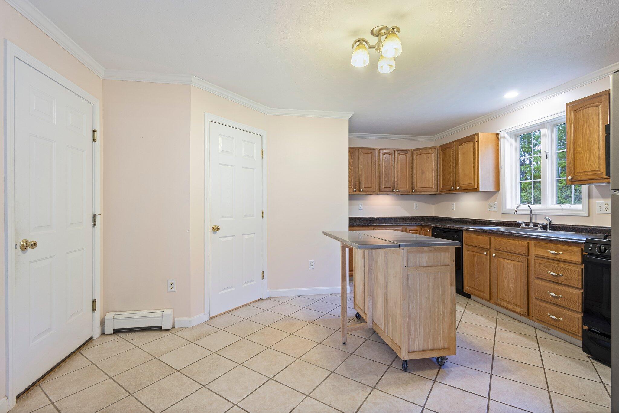 22 Joseph Drive, Unit 6 Gorham, ME 04038 - Photo 9 of 36 Kitchen