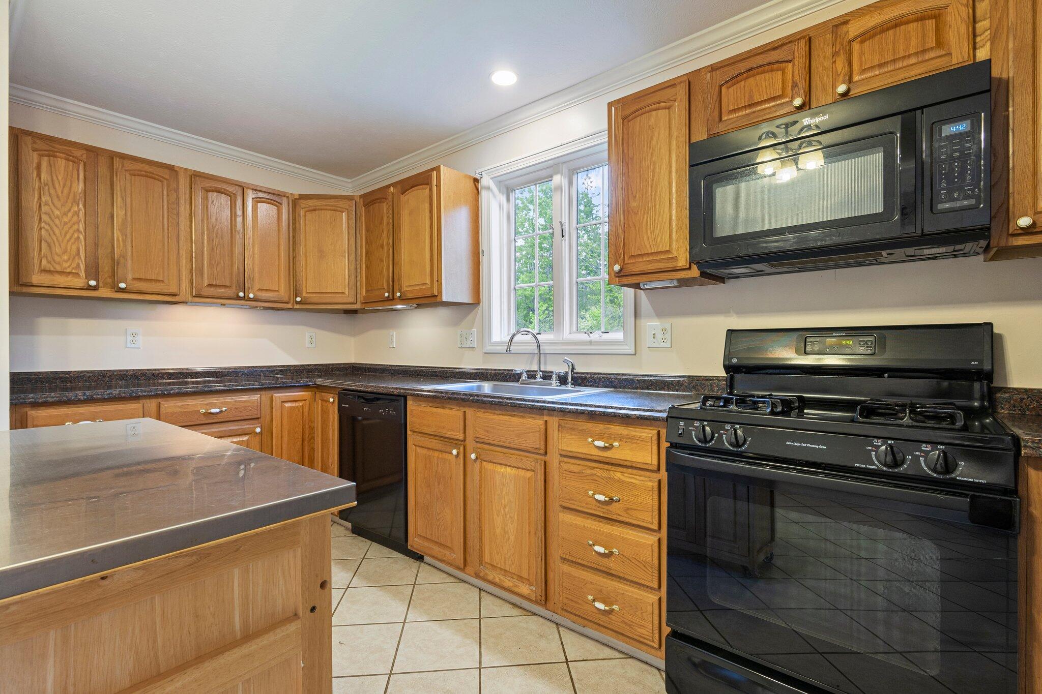 22 Joseph Drive, Unit 6 Gorham, ME 04038 - Photo 10 of 36 Kitchen