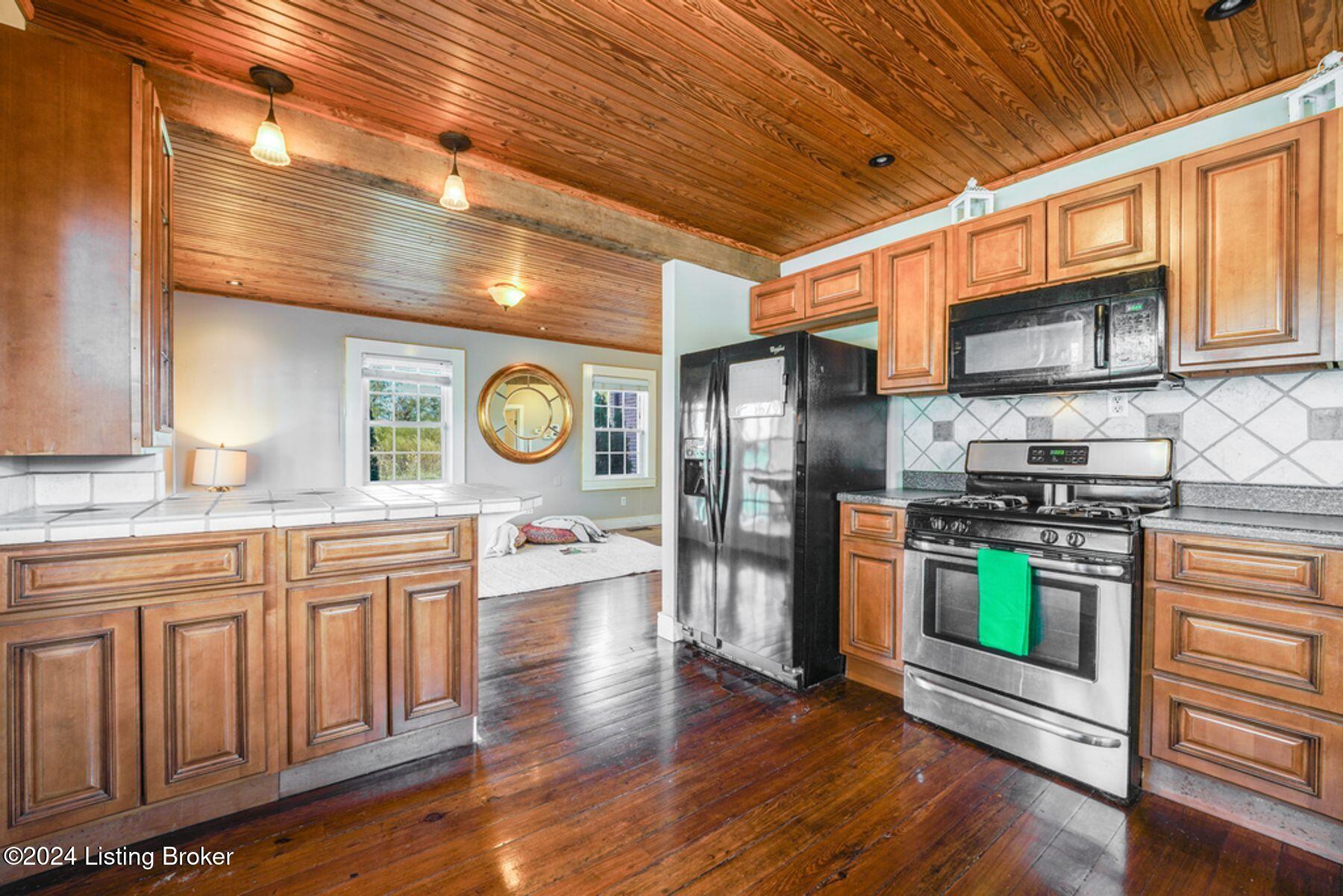 10005 Wingfield Road Louisville, KY 40291 - Photo 12 of 48 photo_online_011