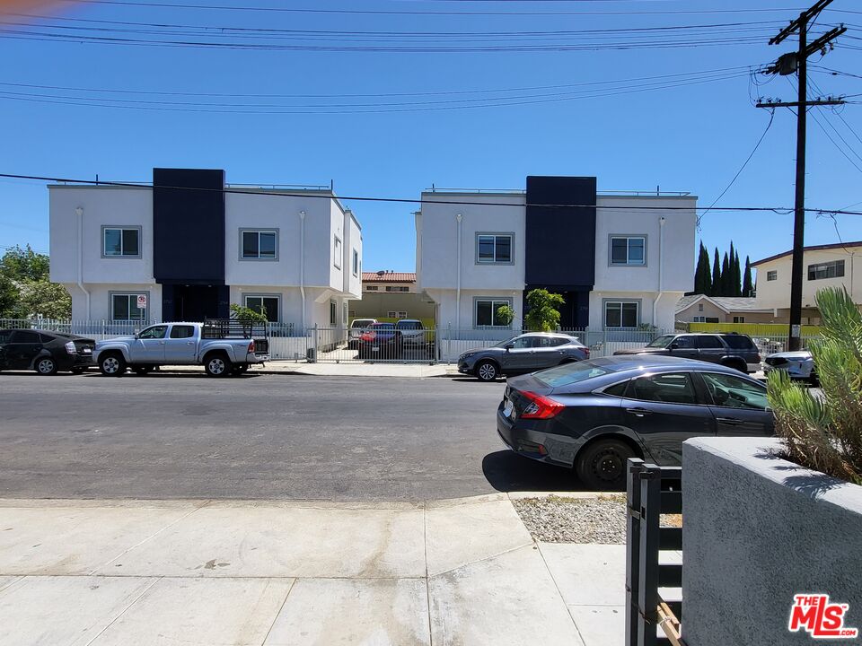 2754 West 12th Street Los Angeles, CA 90006 - Photo 16 of 17 a view of the street with sitting area