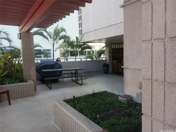 $2,200 | 1848 Kahakai Drive, Unit 2303, Honolulu, HI 96814