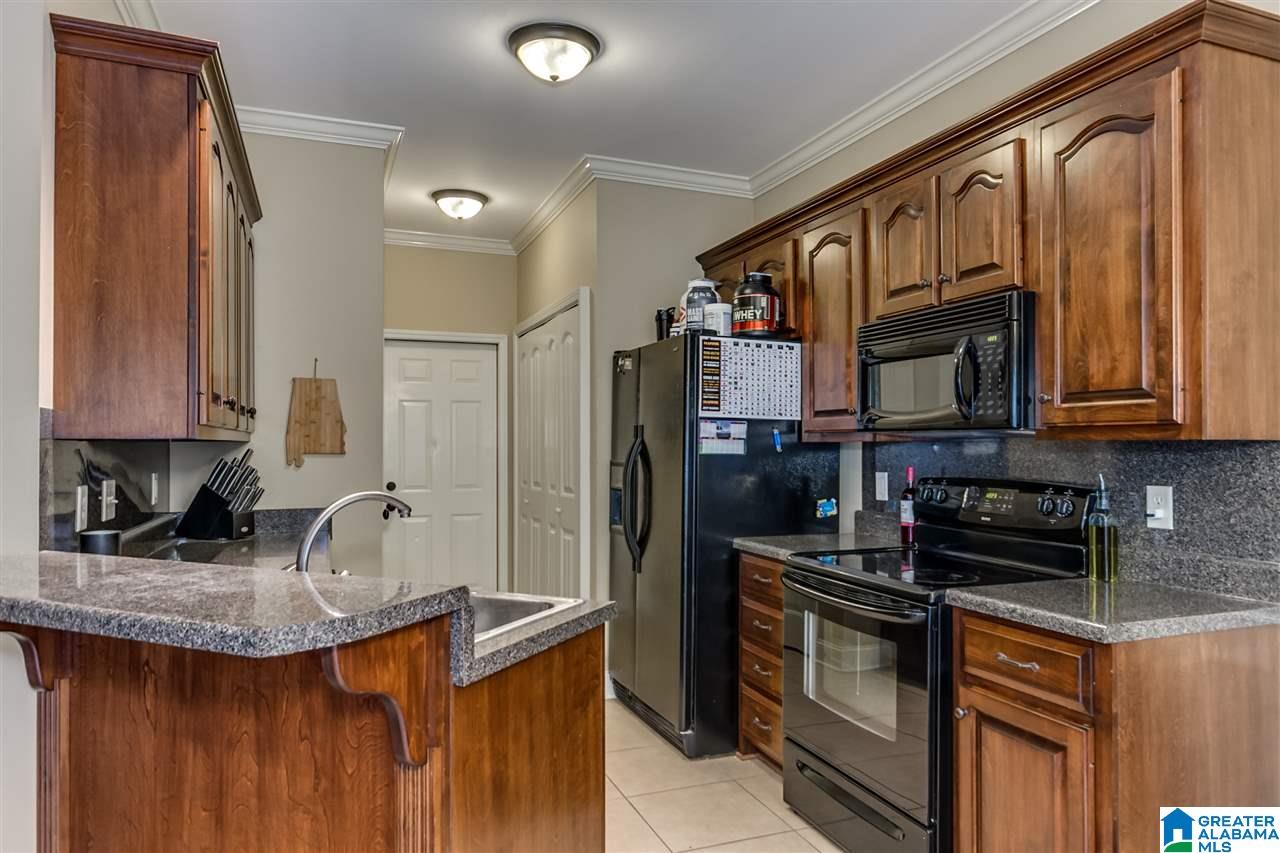 932 Valley Circle Leeds, AL 35094 - Photo 23 of 35
