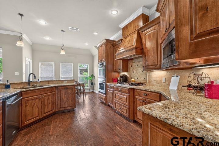 2000 Winding Run Lane Longview, TX 75605 - Photo 19 of 42