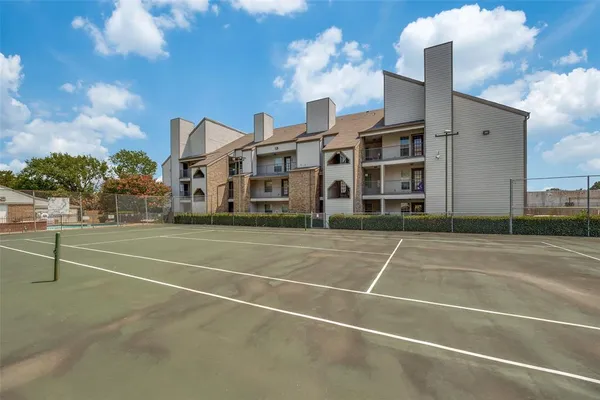 a view of a tennis court
