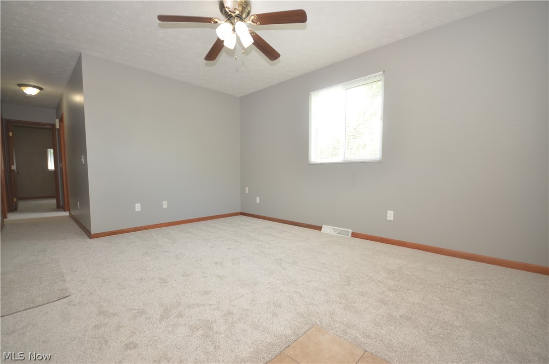 625 Hillman Road Akron, OH 44312 - Photo 3 of 39