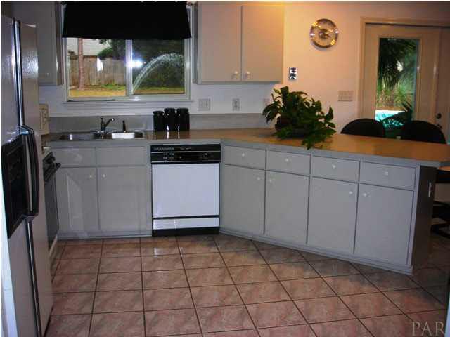 5337 Rowe Trail Pace, FL 32571 - Photo 10 of 14 Kitchen