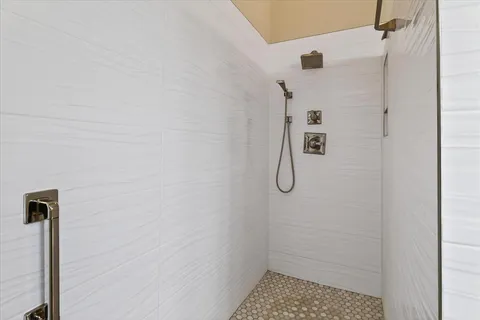 $599,500 | 3765 Waterside Court, Addison, TX 75001