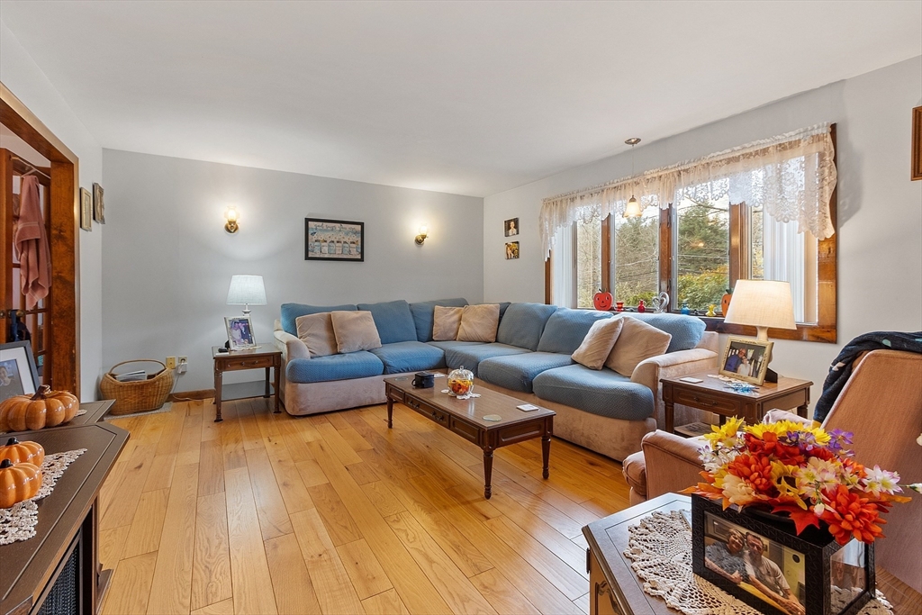 82 Narrows Road Westminster, MA 01473 - Photo 8 of 33 Gallery Image 8