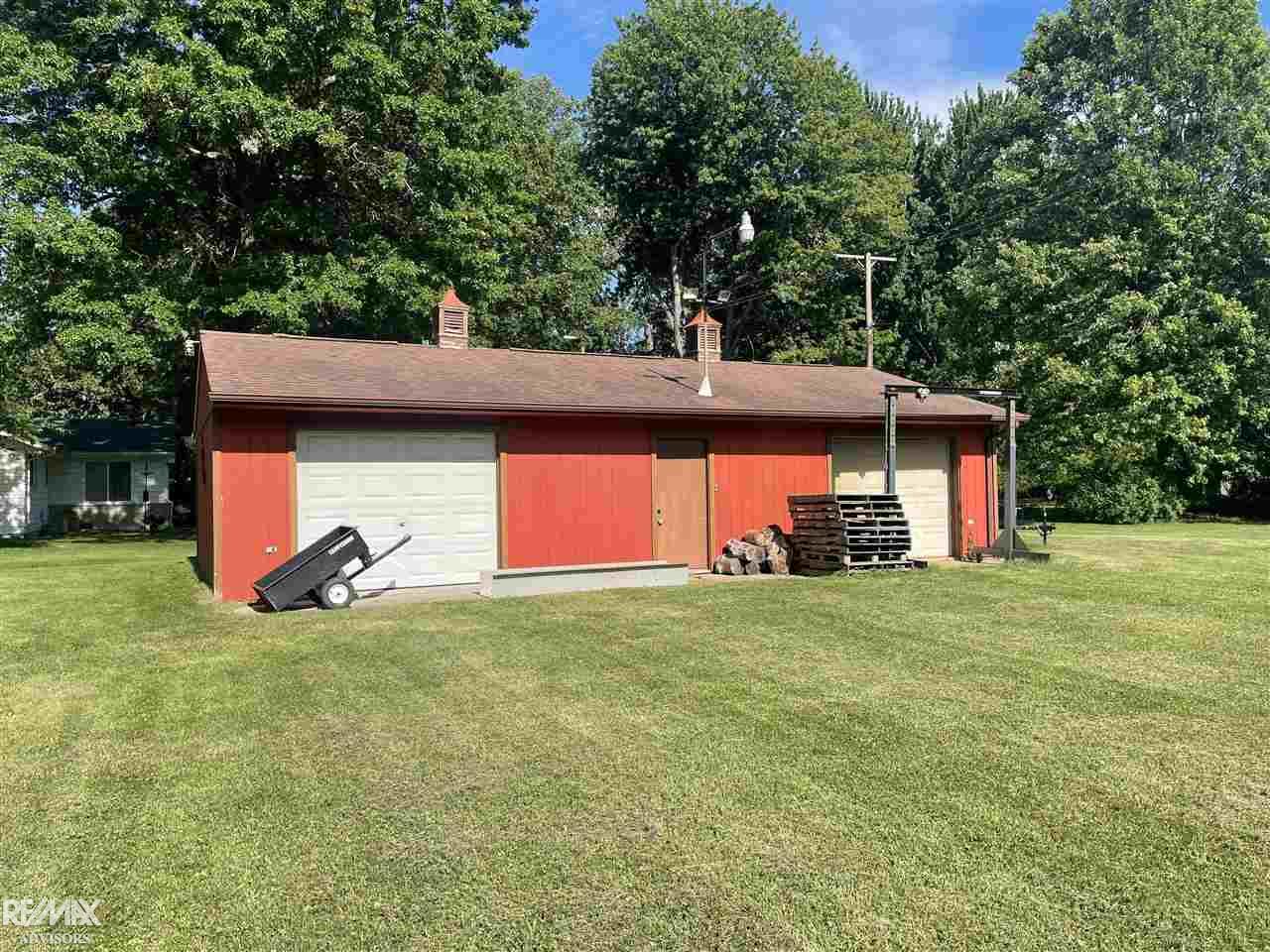 9308 Field Claytownship Stclair Mi 48001 Algonac, MI 48001 - Photo 5 of 19 50080053-4.JPG