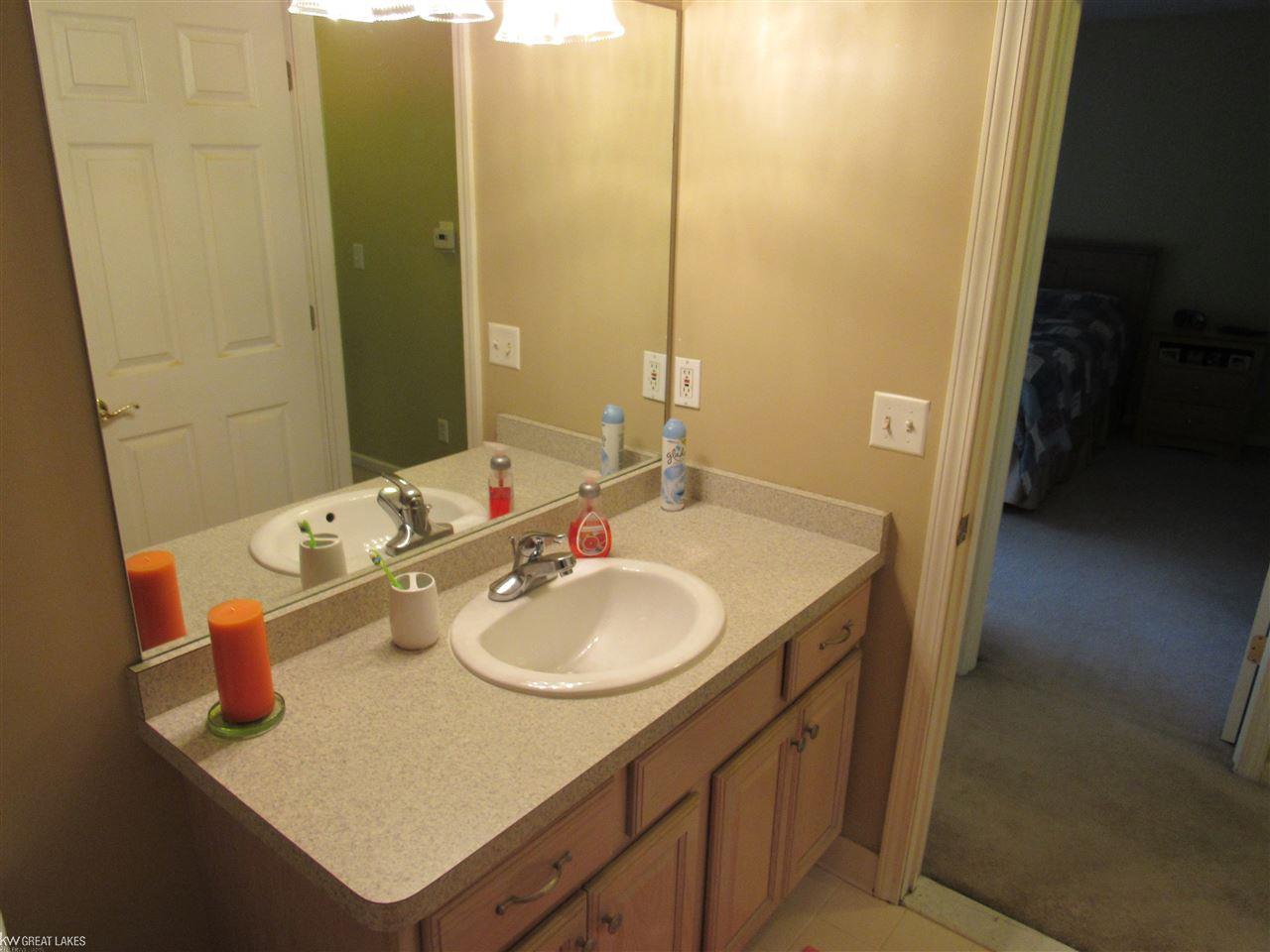 33496 Utica Road Fraser, MI 48026 - Photo 18 of 23 31344939-17.JPG
