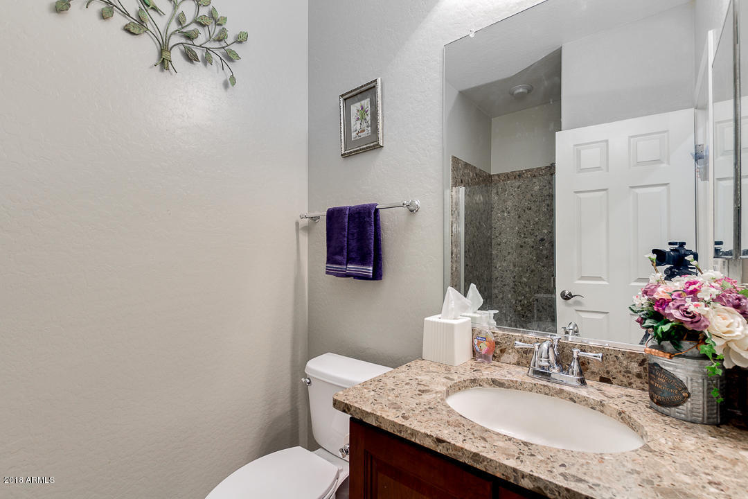 4356 East Cullumber Street Gilbert, AZ 85234 - Photo 13 of 40 Bathroom I
