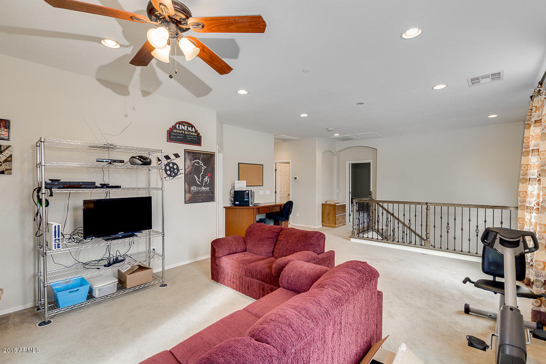 4356 East Cullumber Street Gilbert, AZ 85234 - Photo 15 of 40 Huge Loft