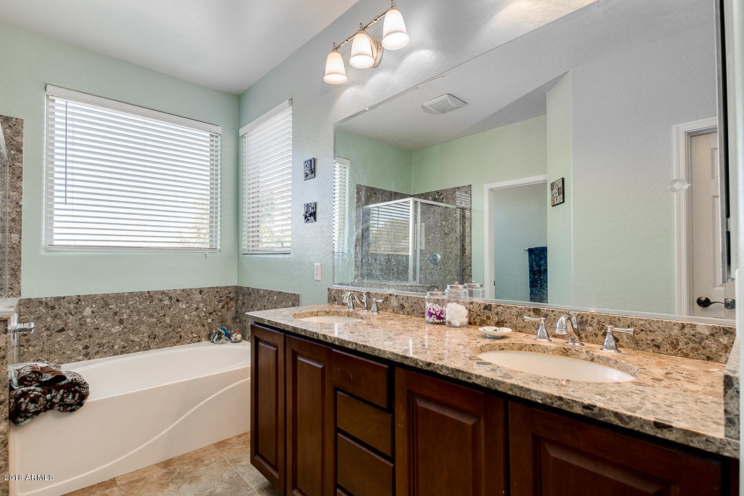 4356 East Cullumber Street Gilbert, AZ 85234 - Photo 21 of 40 Master Bath