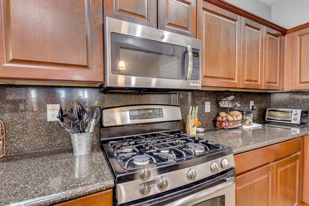 4356 East Cullumber Street Gilbert, AZ 85234 - Photo 5 of 40 Gas Cooking