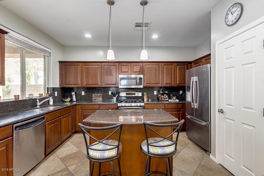 4356 East Cullumber Street Gilbert, AZ 85234 - Photo 6 of 40 Kitchen