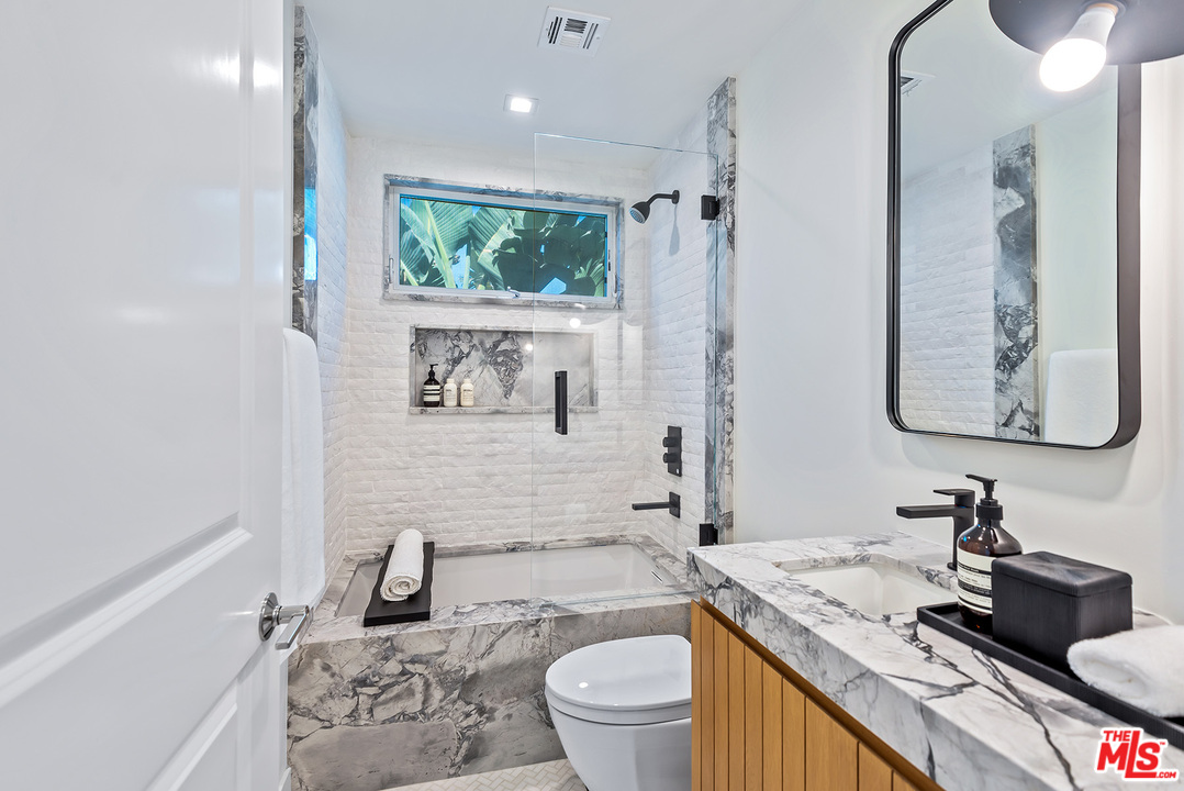 7301 Vista Del Mar, Unit 5 Playa del Rey, CA 90293 - Photo 24 of 45
