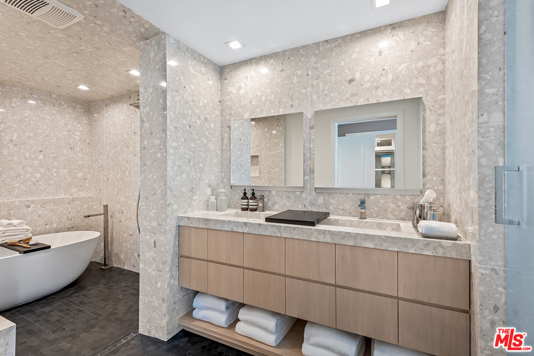 7301 Vista Del Mar, Unit 5 Playa del Rey, CA 90293 - Photo 31 of 45