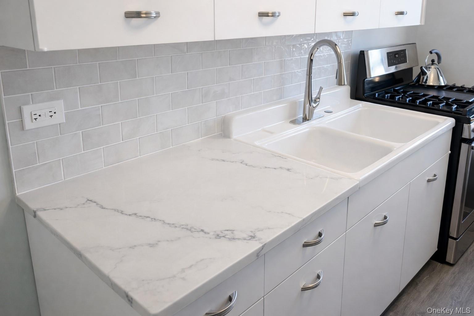 21-20 33rd Road, Unit 10B Queens, NY 11106 - Photo 7 of 17