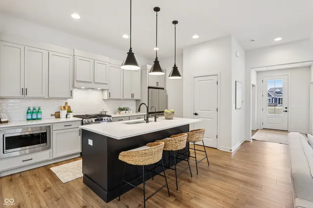 $638,888 | 1984 Granville Drive, Westfield, IN 46074