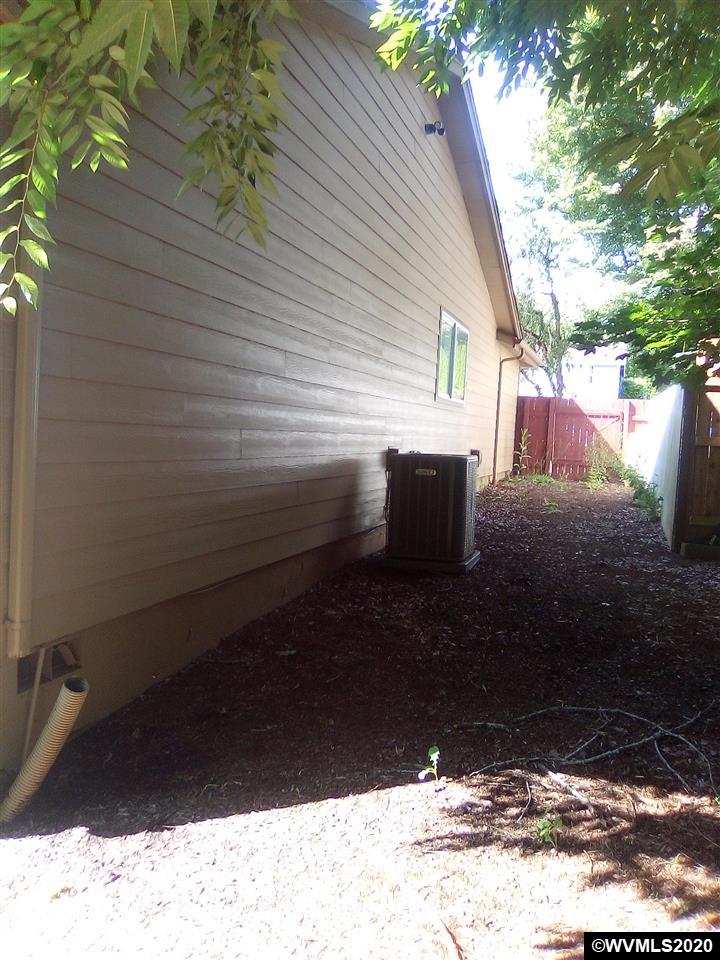 5167 Jones Road Southeast Salem, OR 97306 - Photo 37 of 42 Gallery Image 37