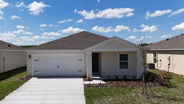 $337,990 | 1076 Bear Hammock Drive, Umatilla, FL 32784