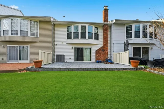 $889,000 | 20 Manors Drive, Jericho, NY 11753