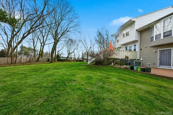 $869,000 | 20 Manors Drive, Jericho, NY 11753