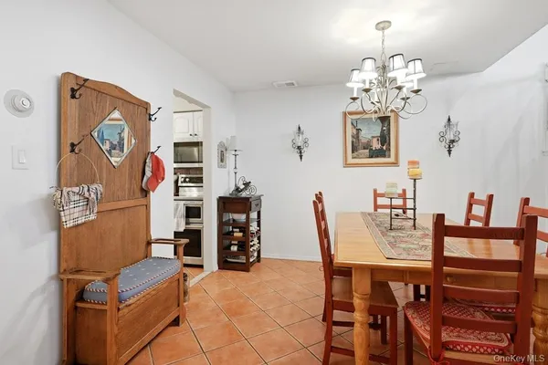 $869,000 | 20 Manors Drive, Jericho, NY 11753