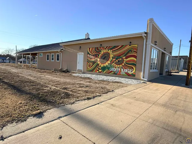 $175,000 | 403 Main Street, Gridley, KS 66852