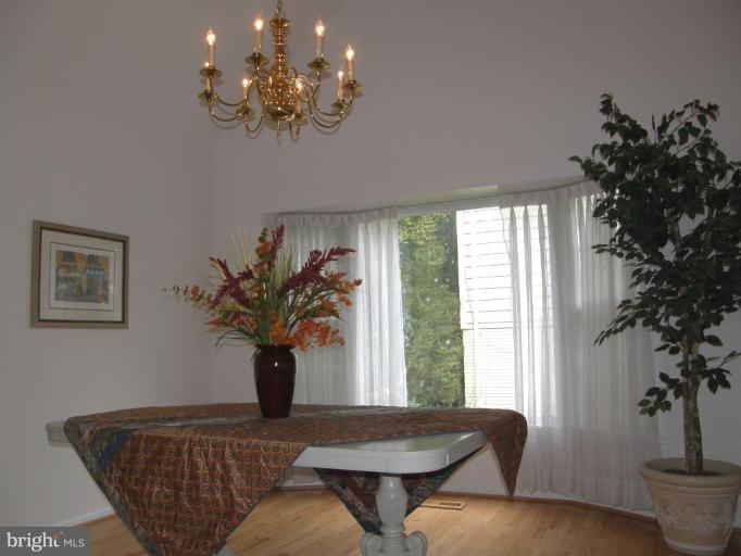 6836 Camus Place Springfield, VA 22152 - Photo 3 of 20 Dining Room