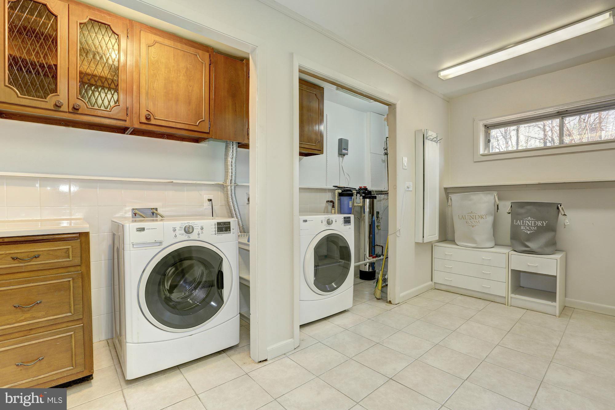 4308 Oaktree Road Rockville, MD 20853 - Photo 26 of 30 Laundry Room