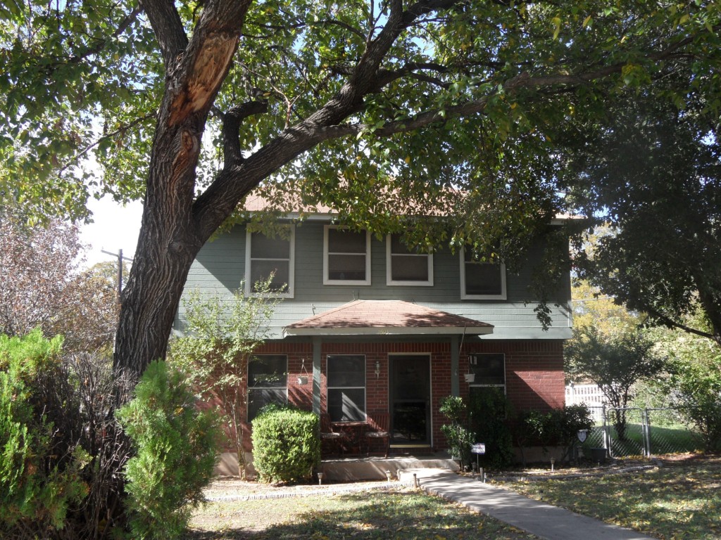 1601 East 10th Street Austin, TX 78702 - Photo 1 of 1