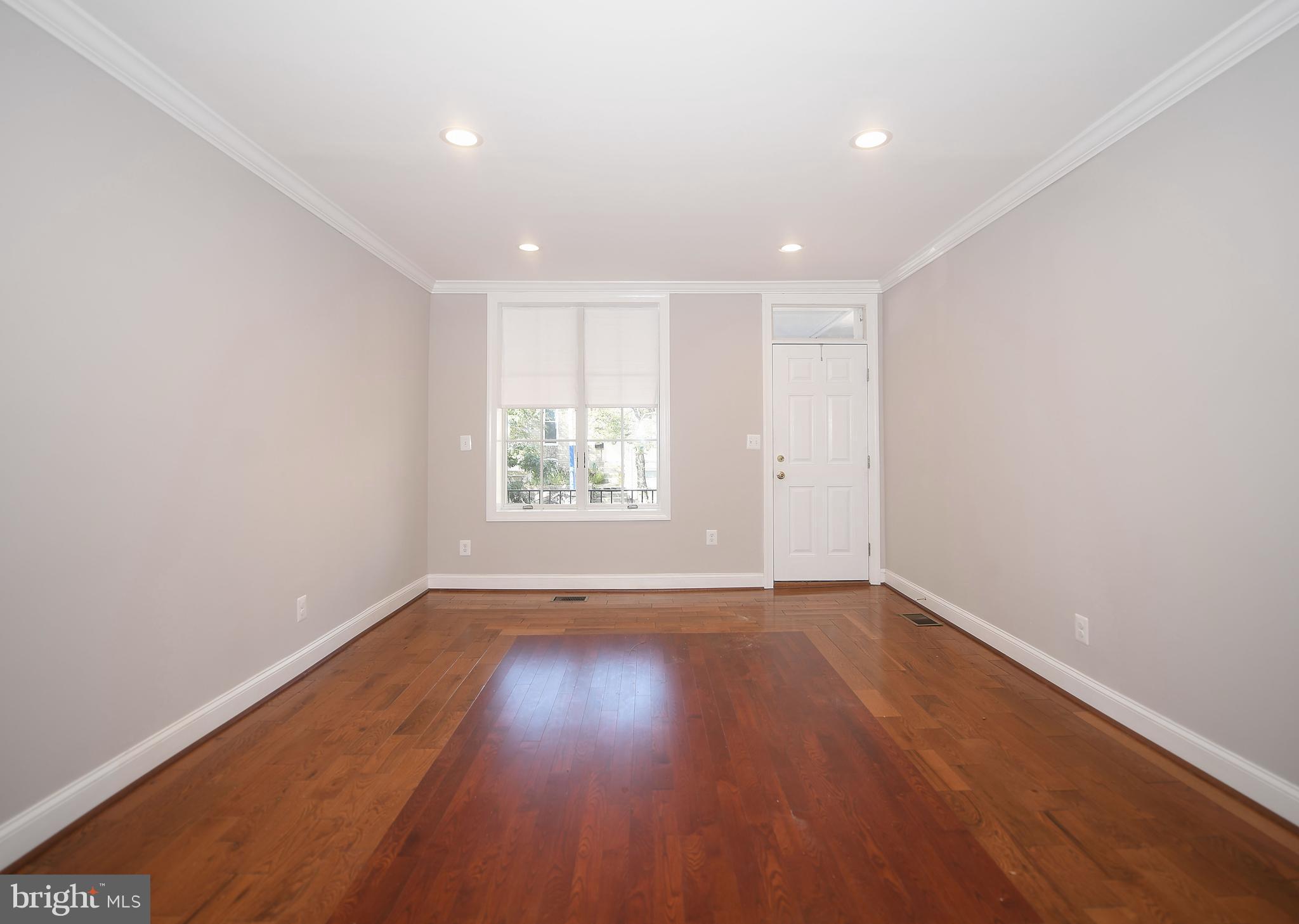 3153 Keswick Road Baltimore, MD 21211 - Photo 9 of 41 Living Room