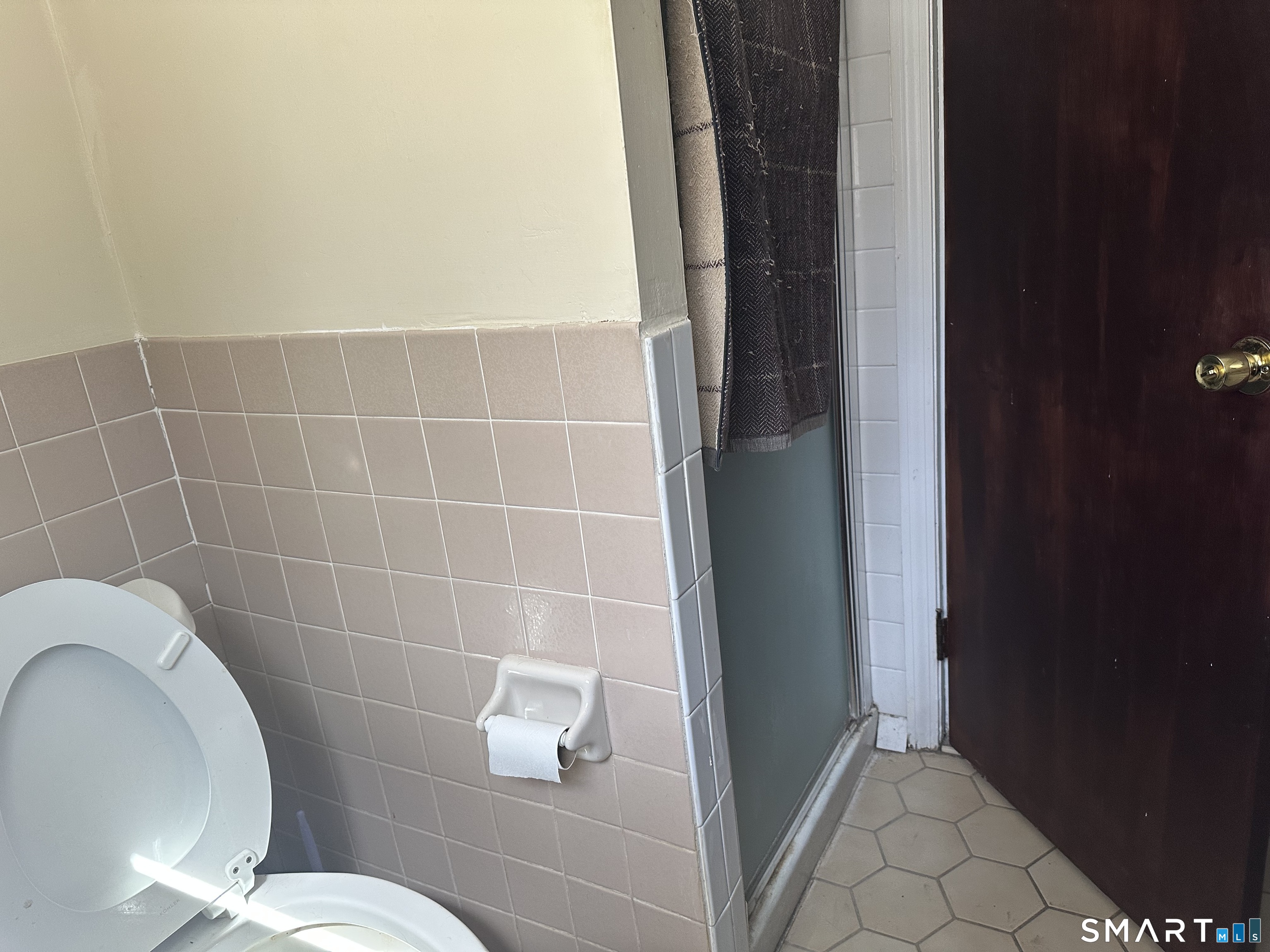 85 Rolling Ridge Road Hamden, CT 06518 - Photo 11 of 13