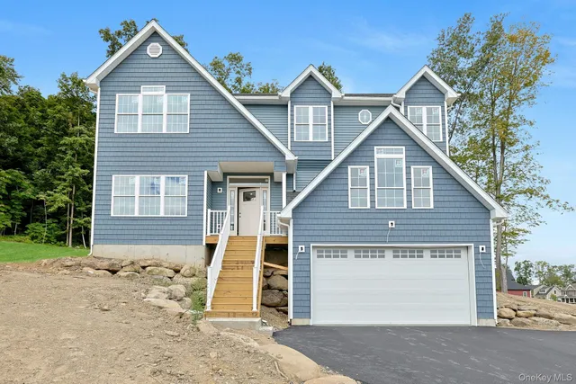 $825,000 | 16 Mcdonald Court, New Windsor, NY 12553