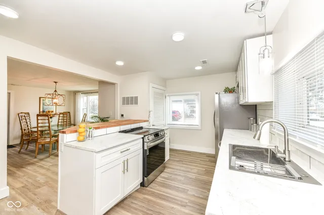 $324,999 | 210 East Buckeye Street, Cicero, IN 46034