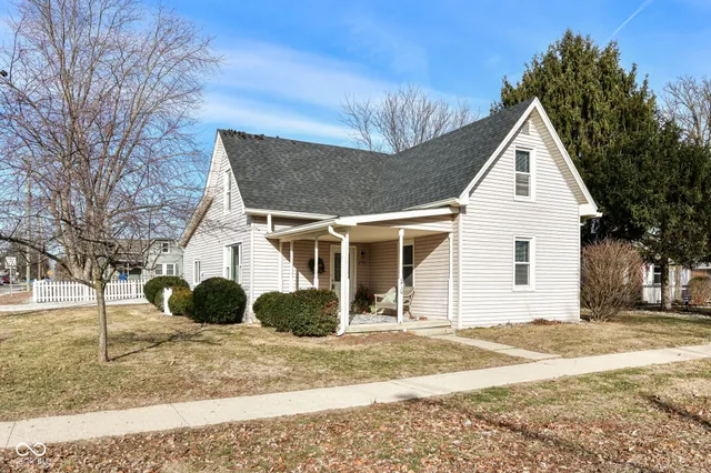 $324,999 | 210 East Buckeye Street, Cicero, IN 46034