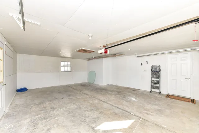 $324,999 | 210 East Buckeye Street, Cicero, IN 46034